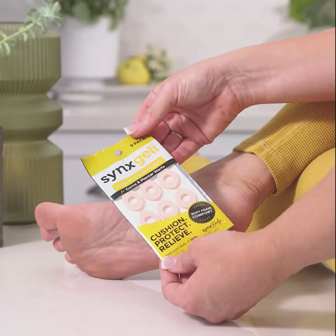 video of synxgeli foam cushions for corns and plantar warts